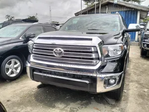 Toyota Sequoia Platinum 4x4 2018 Black