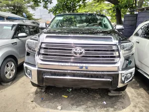 Toyota Sequoia Platinum 4x4 2018 Black