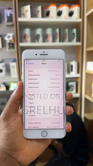 Photo - Apple iPhone 8 Plus 64 GB Silver
