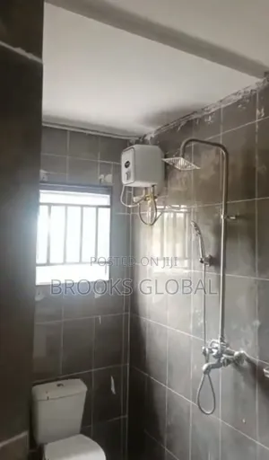 3bdrm Block of Flats in Benin City for rent