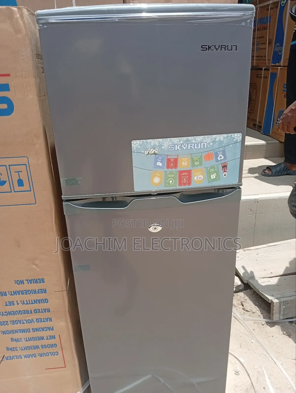 Skyrun Standing Fridge