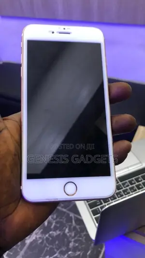 Photo - Apple iPhone 6 Plus 16 GB Gold