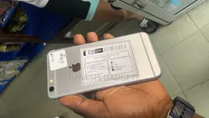 Photo - Apple iPhone 6 Plus 64 GB Silver