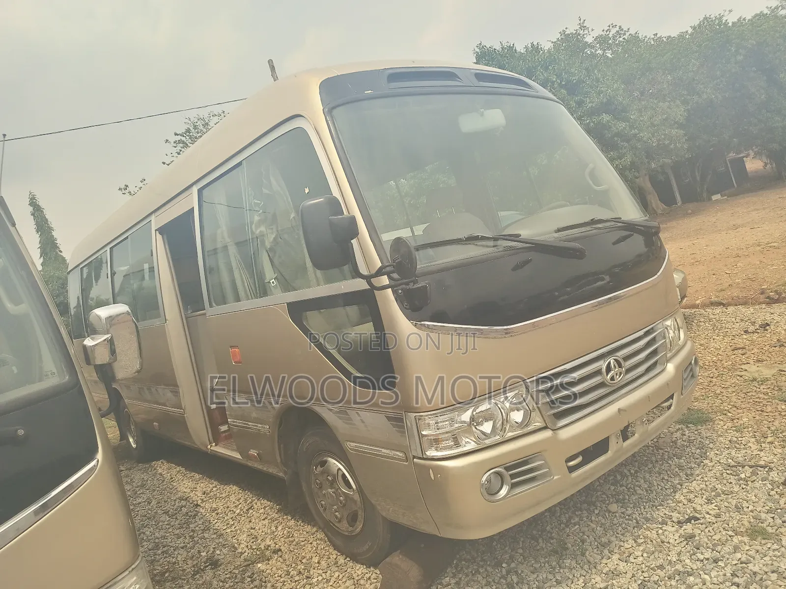 Toyota Coaster 2013 Gold
