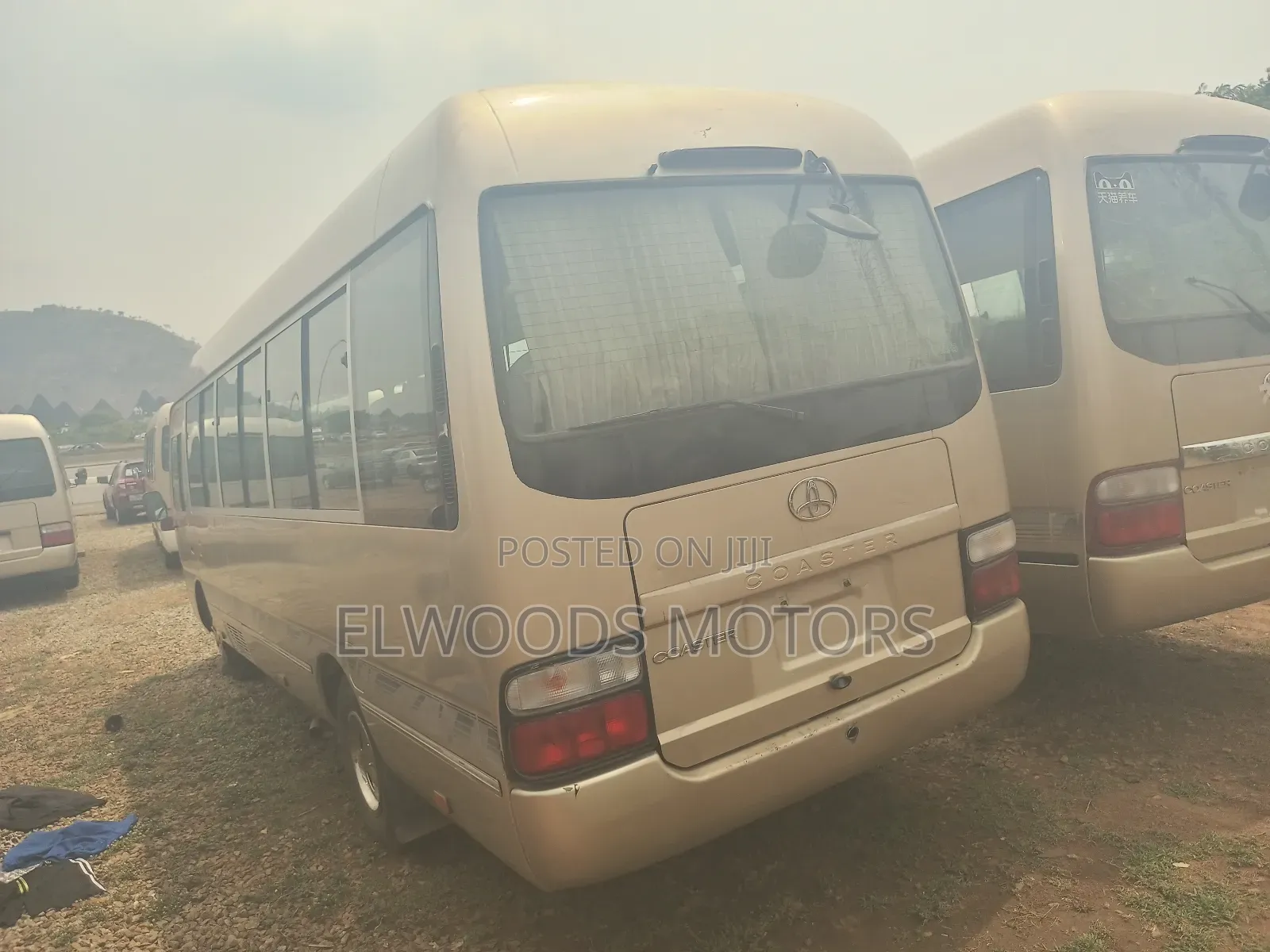 Toyota Coaster 2013 Gold