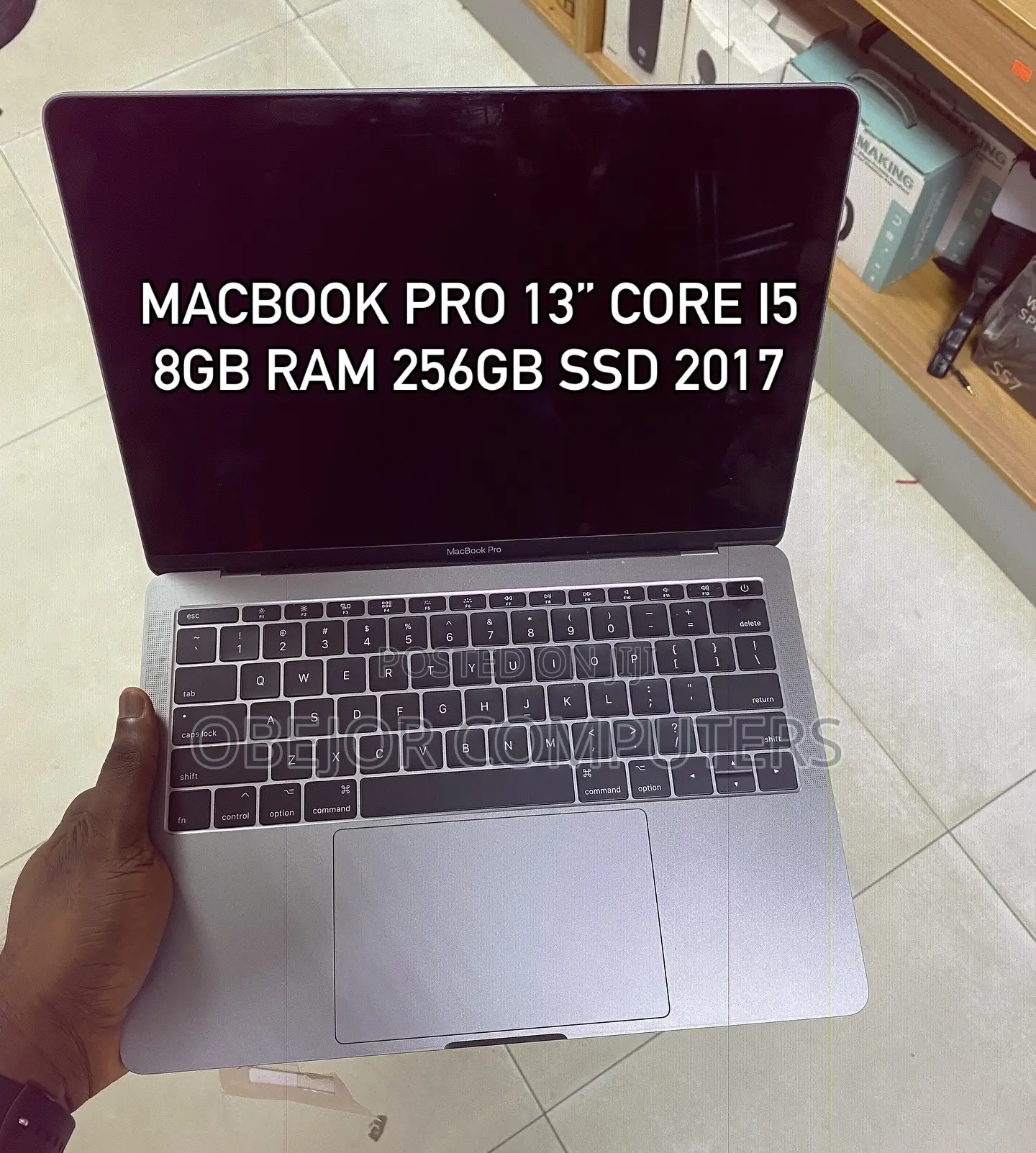 New Laptop Apple MacBook Pro 2017 8GB Intel Core I5 SSD 256GB