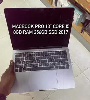 New Laptop Apple MacBook Pro 2017 8GB Intel Core I5 SSD 256GB