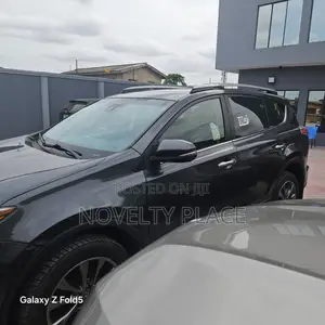 Toyota RAV4 Limited 4dr SUV AWD (2.5L 4cyl 6A) 2018 Gray