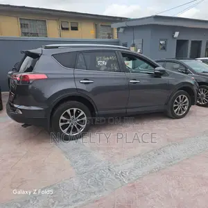 Toyota RAV4 Limited 4dr SUV AWD (2.5L 4cyl 6A) 2018 Gray