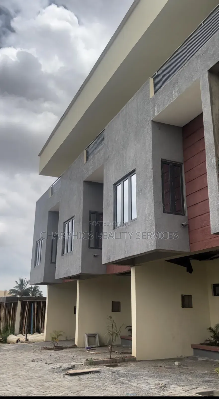 2bdrm Maisonette in & 3Bedroom, FHA for sale