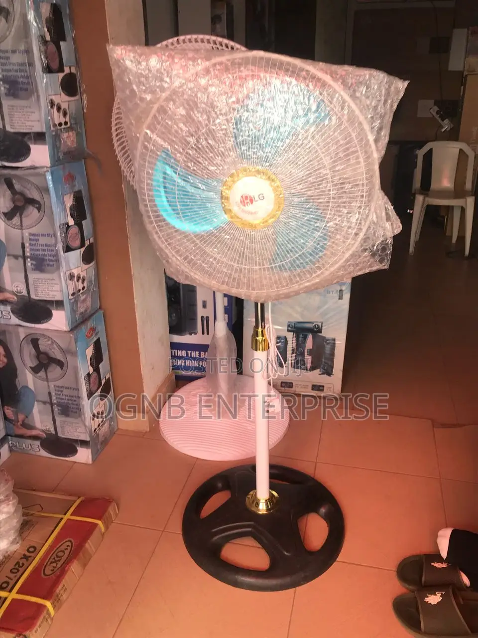 18 Inch Lg Stand