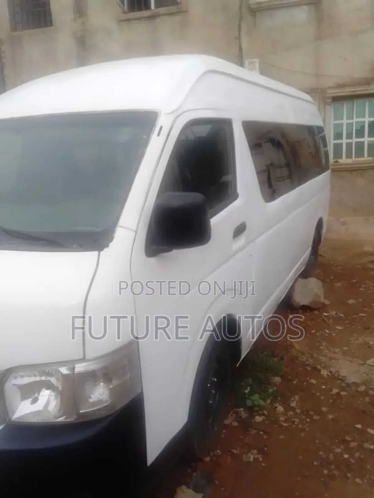 Toyota HiAce 2010 White
