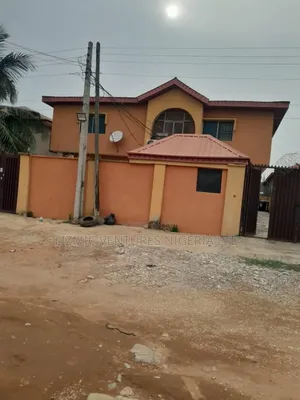 Photo - 3bdrm Block of Flats in Gowon Estate, Egbeda / Egbeda for sale