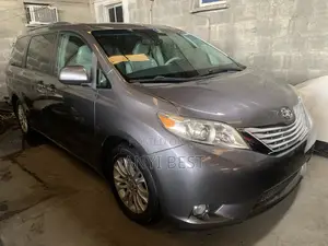Toyota Sienna 2011 Gray