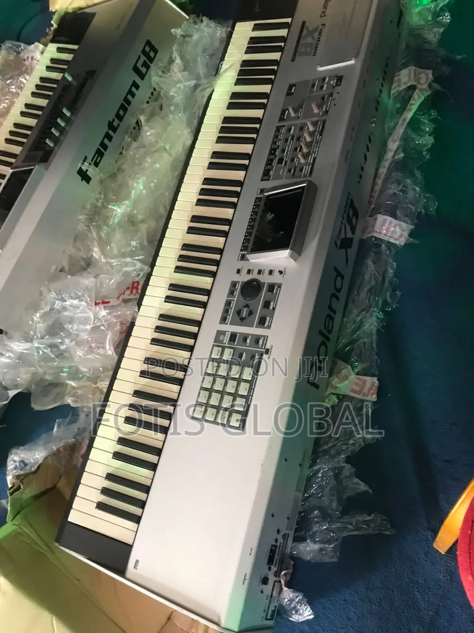 Roland Fantom X8