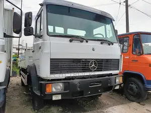 Mercedes-Benz 814 Truck White