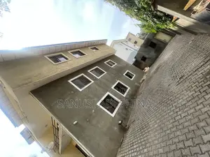 3bdrm Block of Flats in Wuse Zone 6 Fct for sale