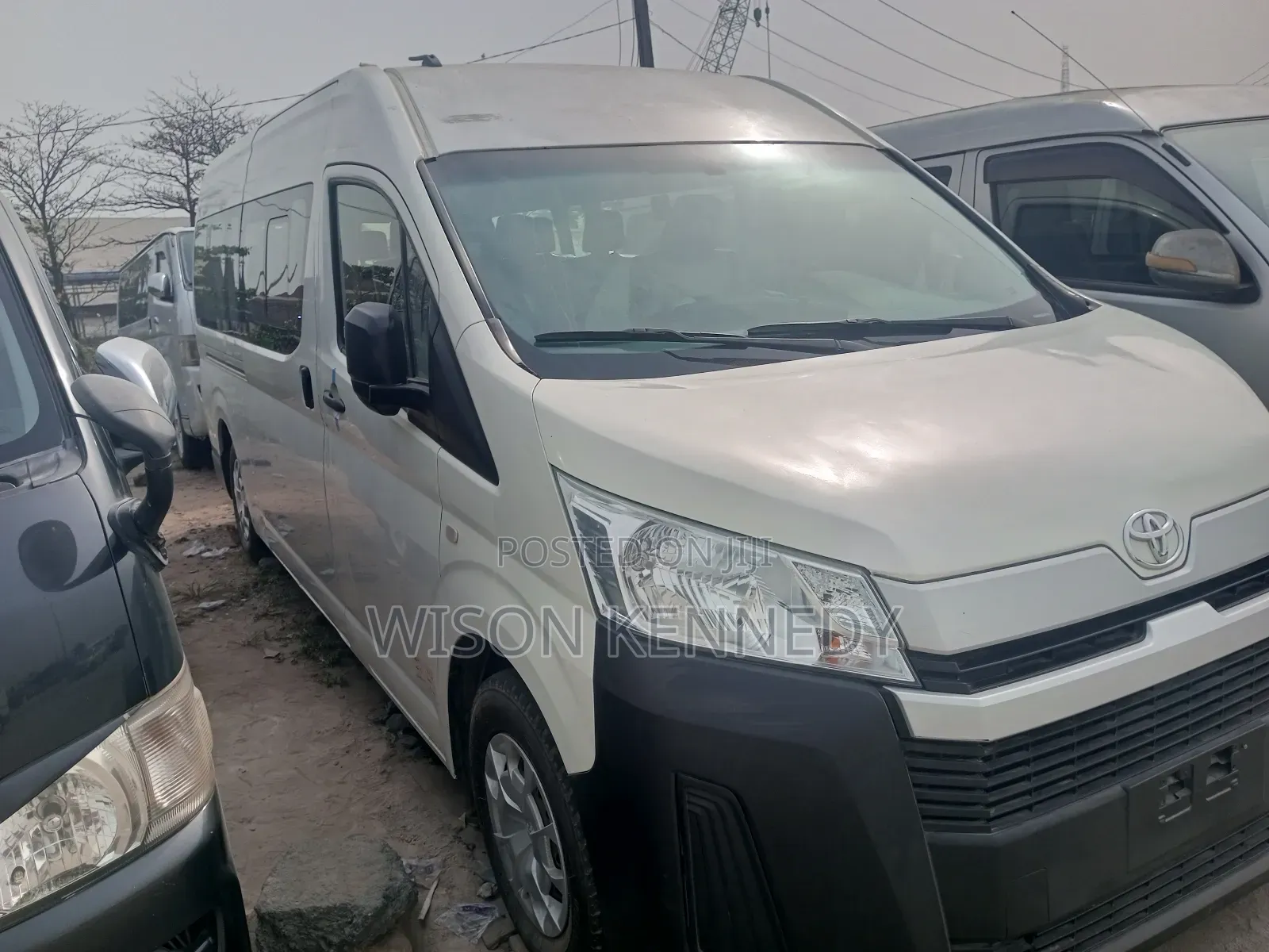 Toyota HiAce 2013 White