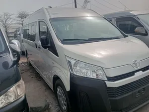 Toyota HiAce 2013 White