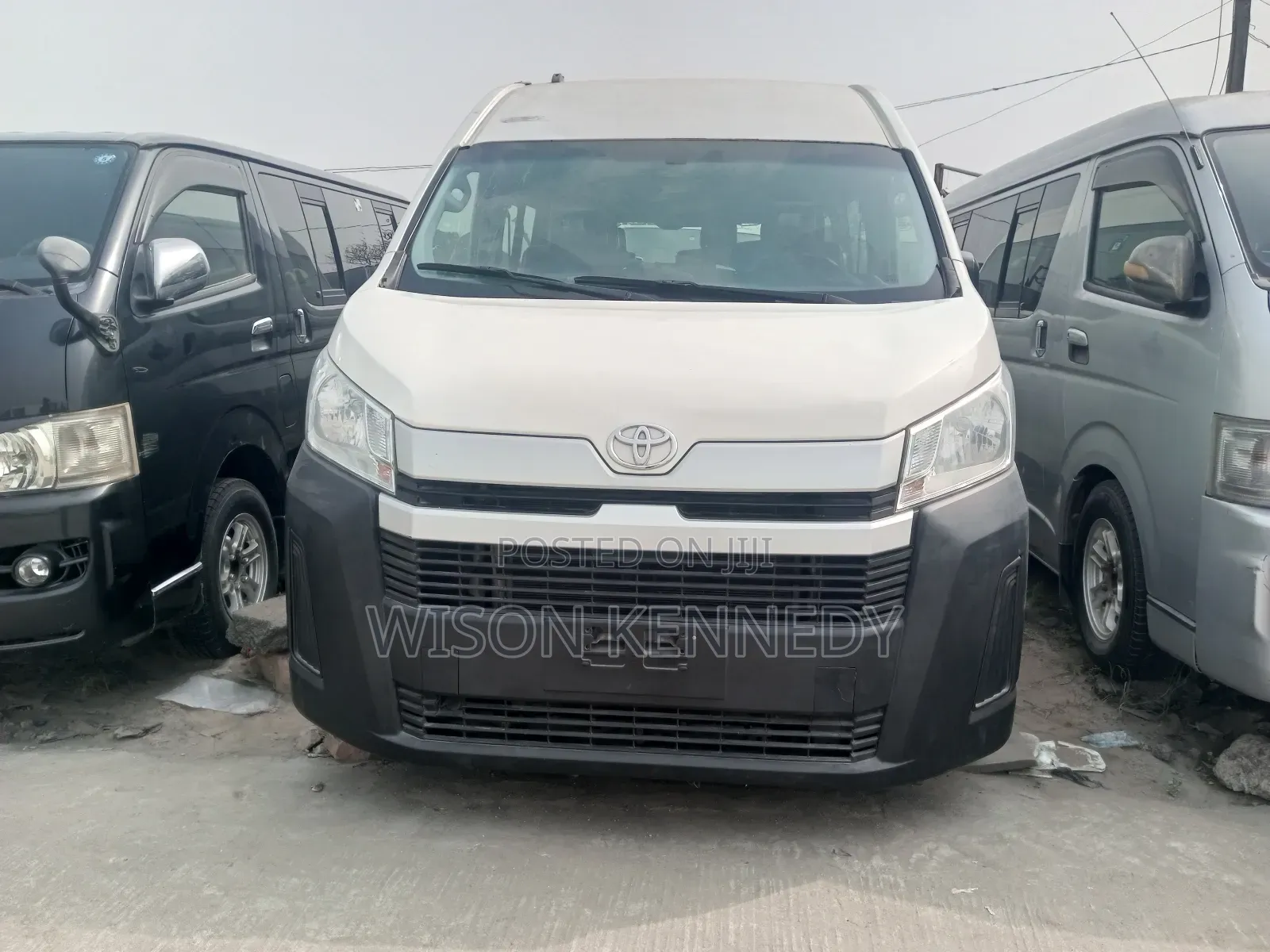 Toyota HiAce 2013 White