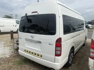 Toyota HiAce 2017 White