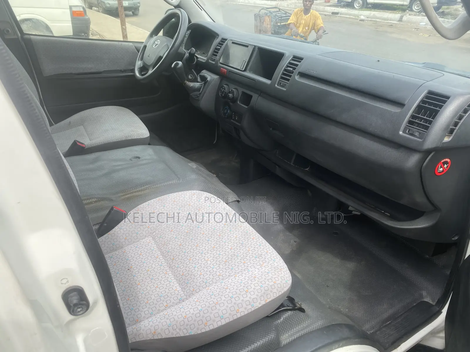 Toyota HiAce 2017 White