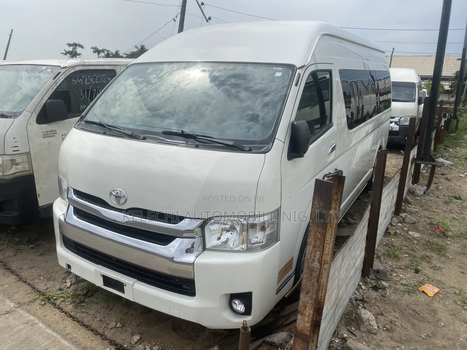 Toyota HiAce 2017 White