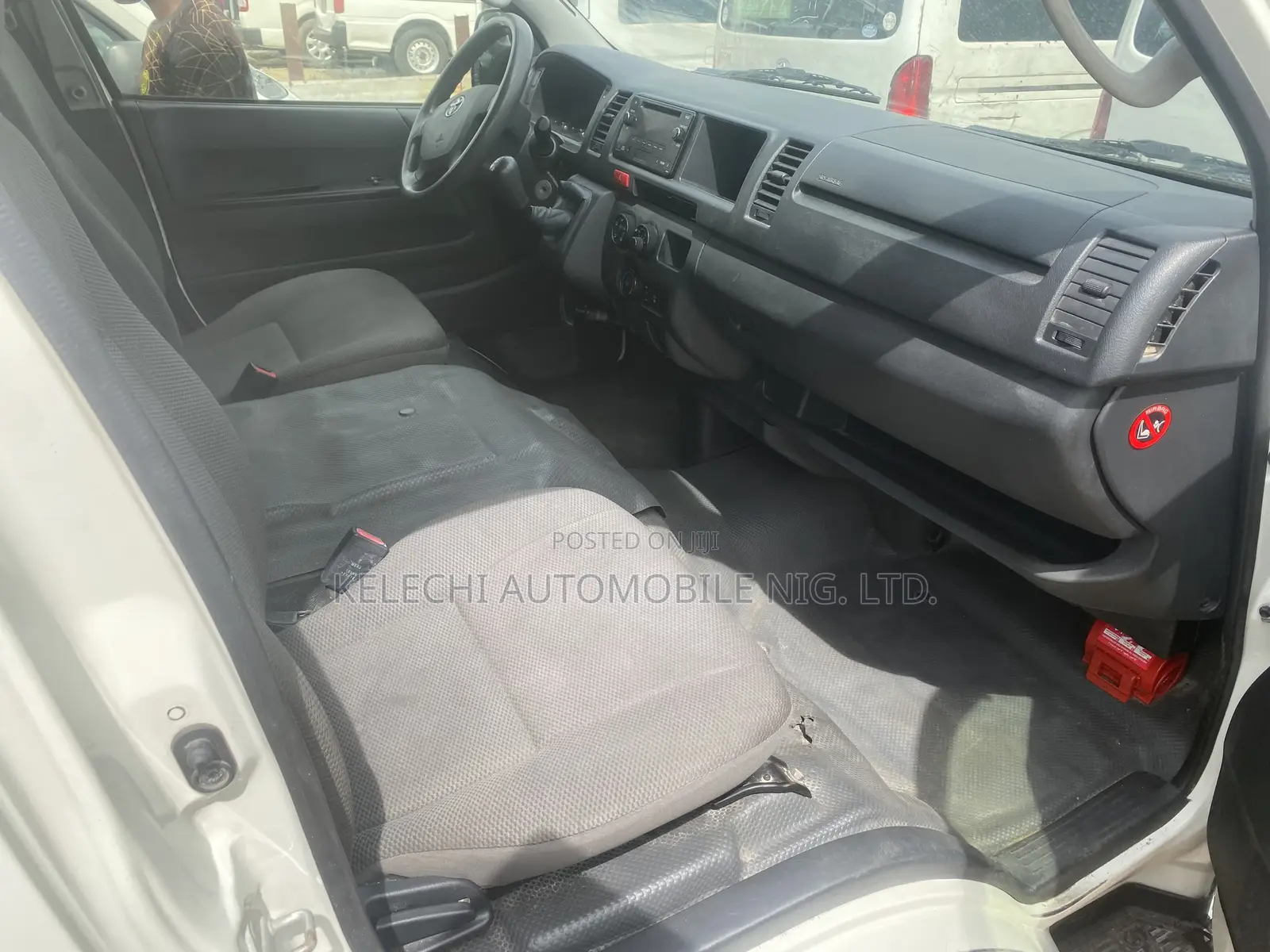 Toyota HiAce 2018 White