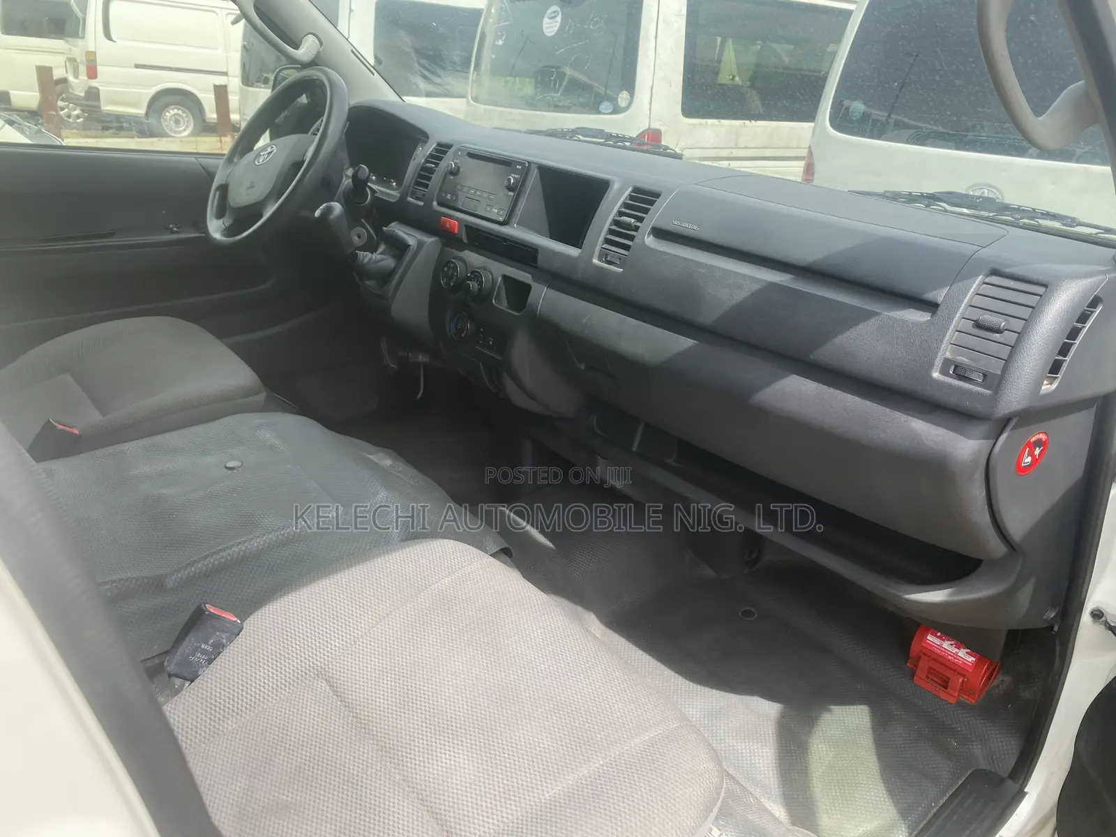 Toyota HiAce 2018 White