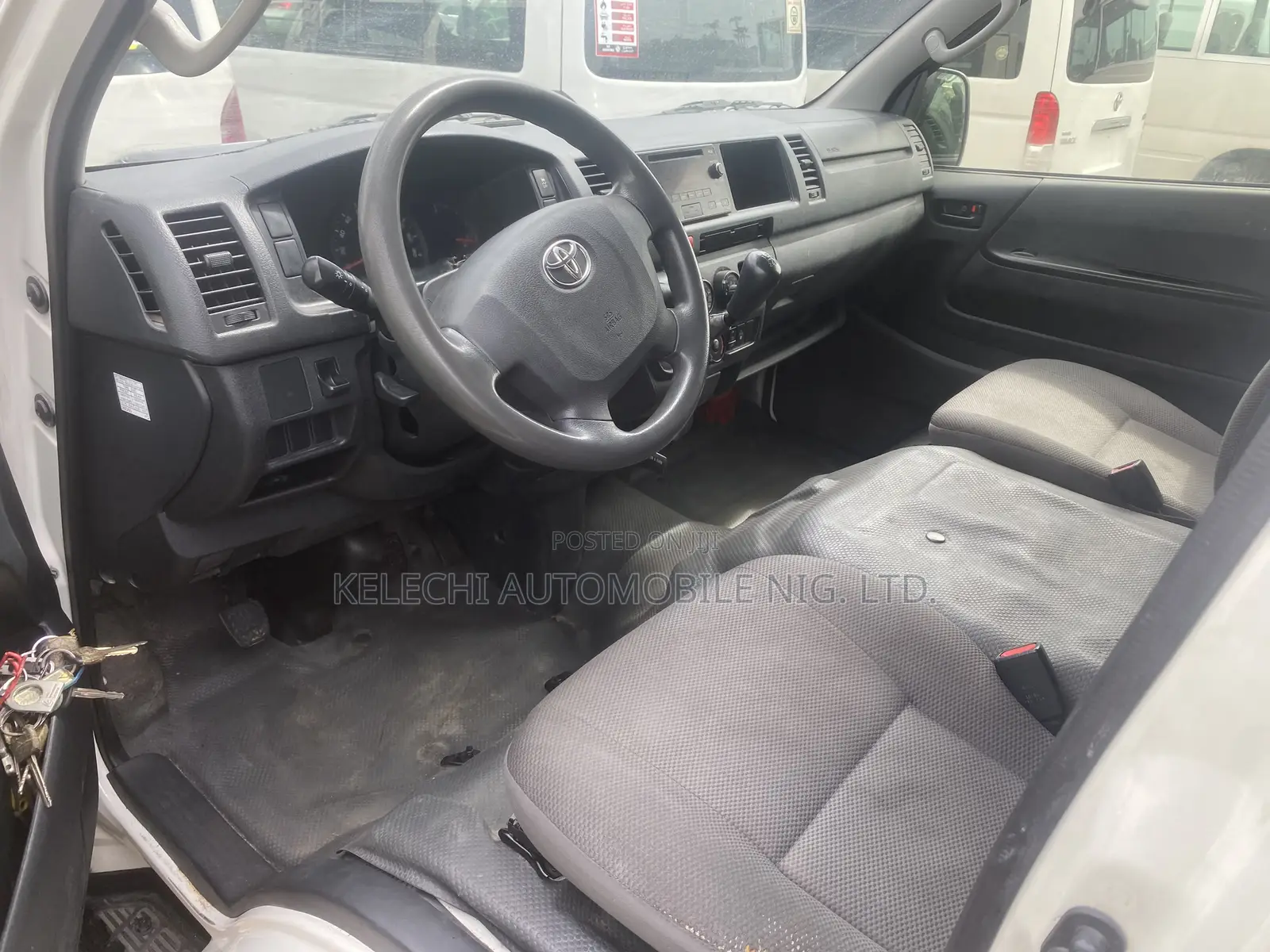 Toyota HiAce 2018 White