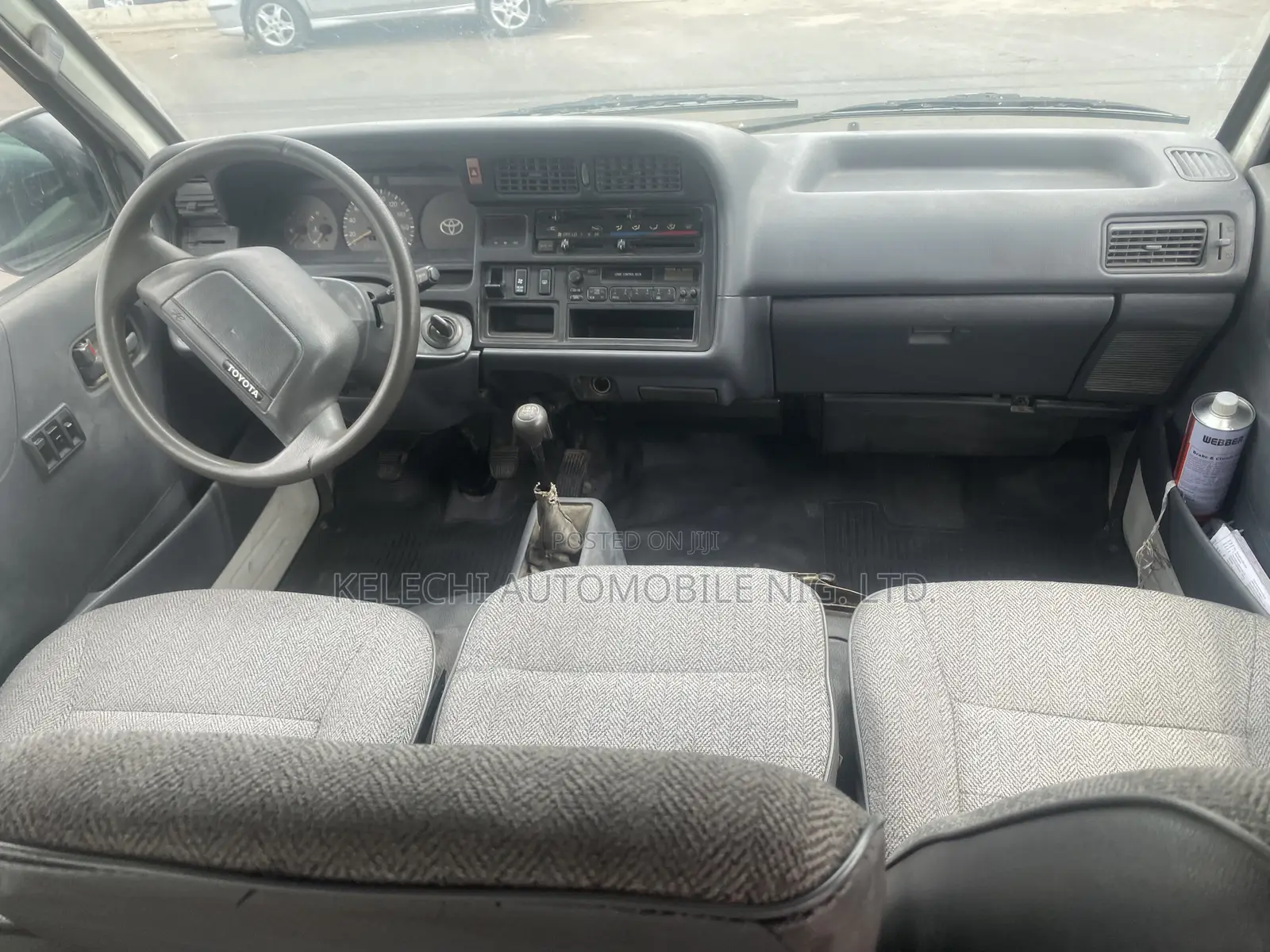 Toyota HiAce 2000 White