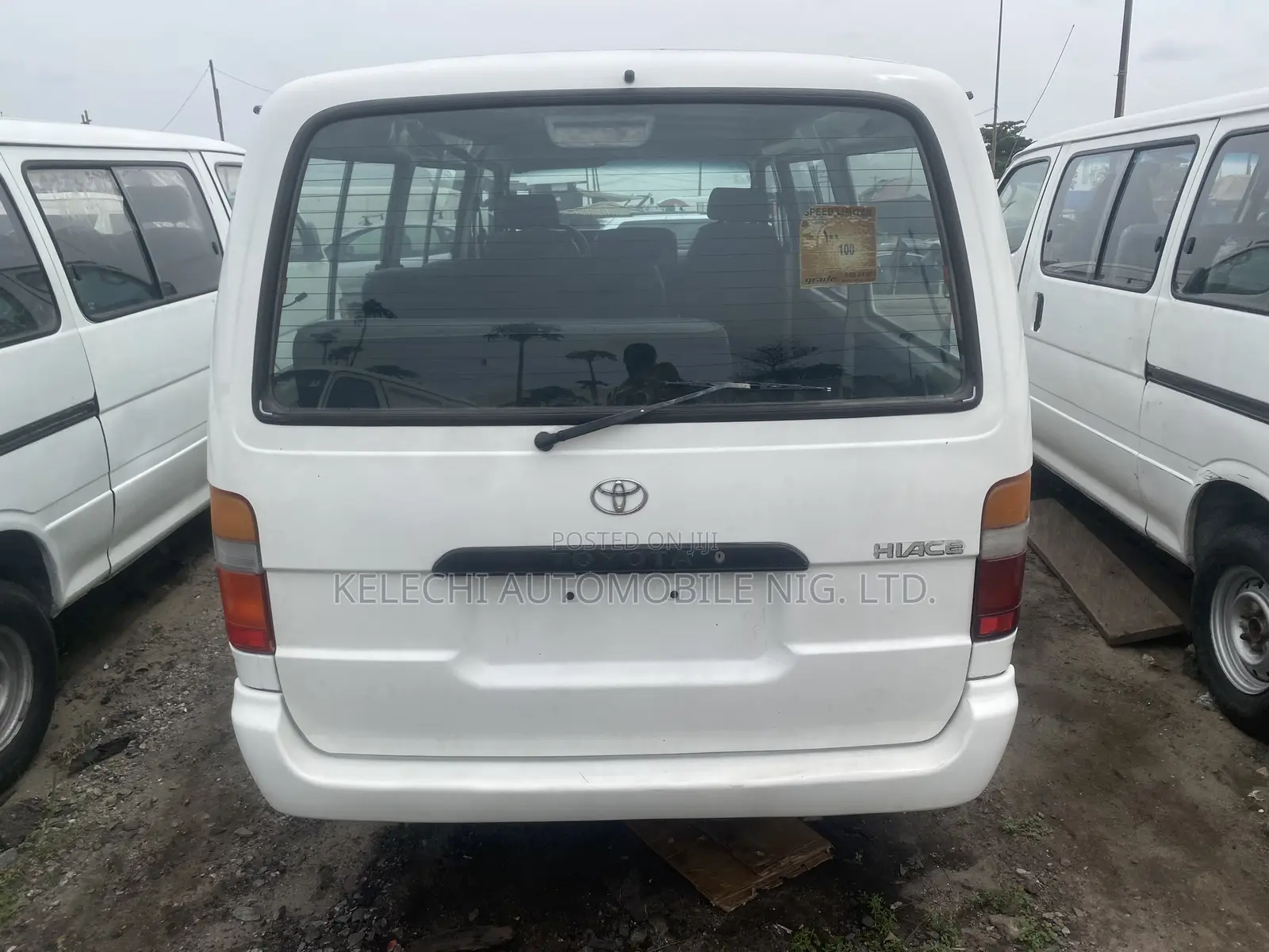 Toyota HiAce 2000 White