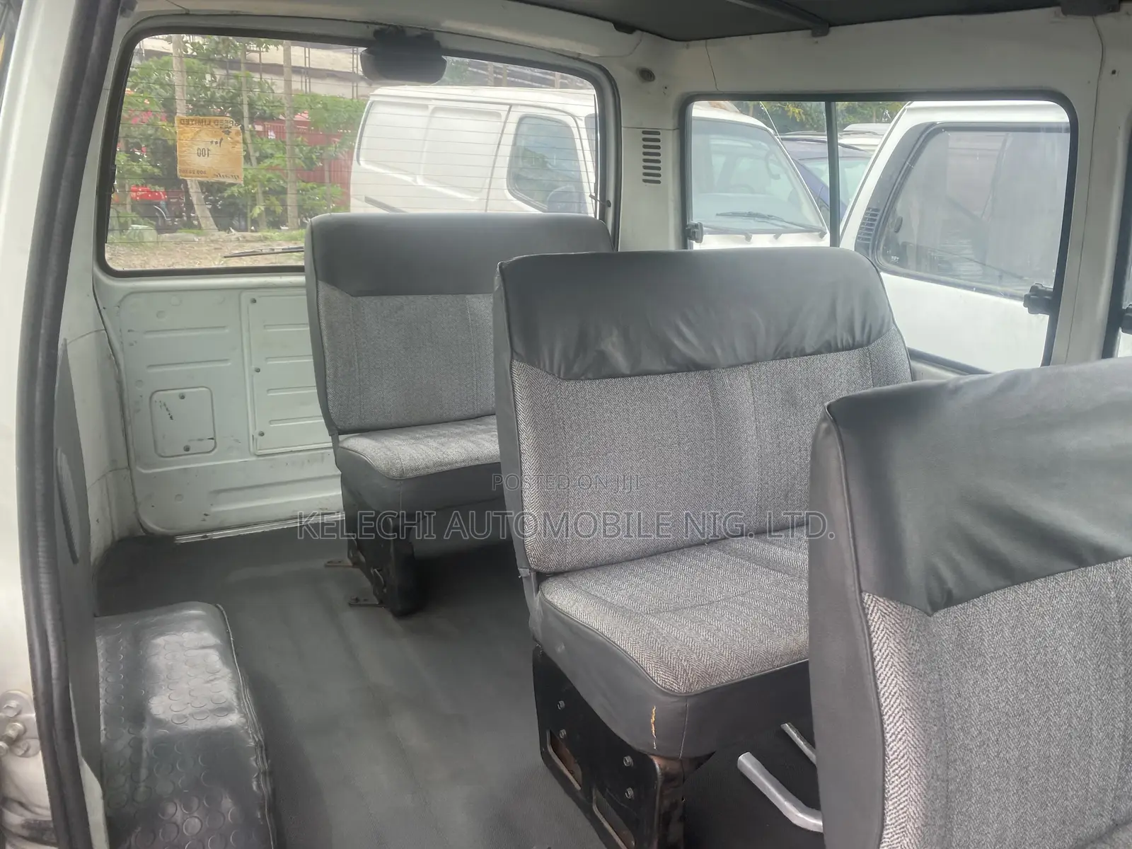 Toyota HiAce 2000 White