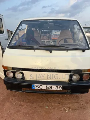Photo - Nissan Vanette 1994 White