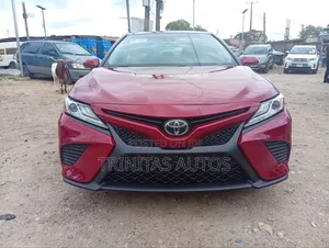 Toyota Camry XSE FWD (2.5L 4cyl 8AM) 2018 Red