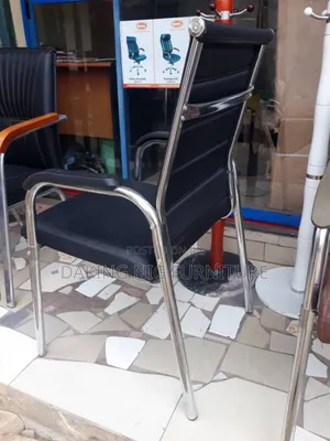 Very Strong Visitor's Chair