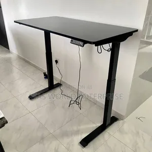 Adjustable Computer Table