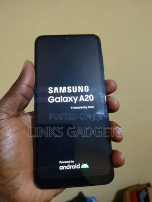 Photo - Samsung Galaxy A20 32 GB Black