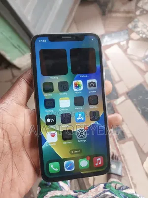 Photo - Apple iPhone X 64 GB
