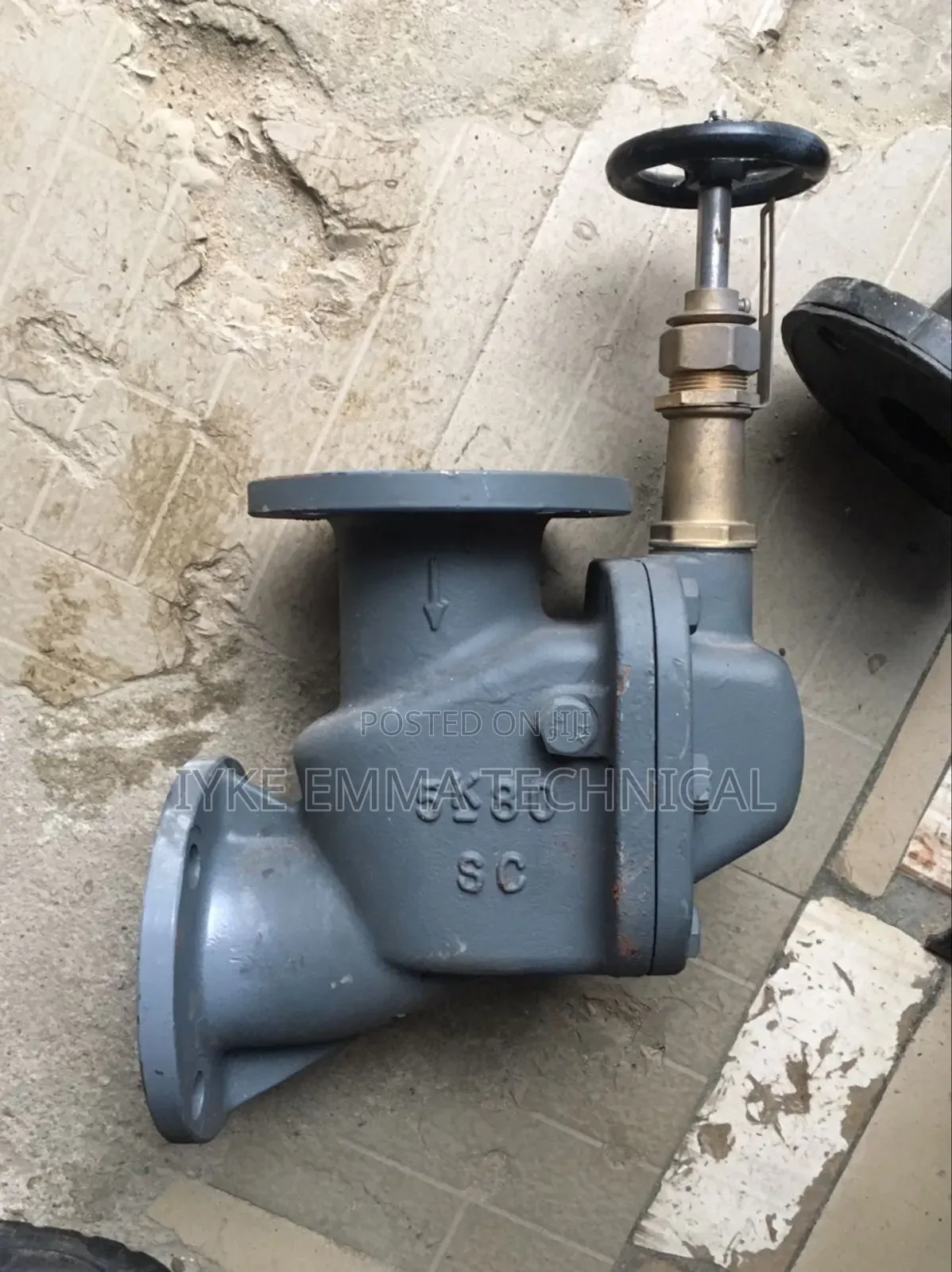 Cast Iron Storm Valve Angled Type With
Handle 80