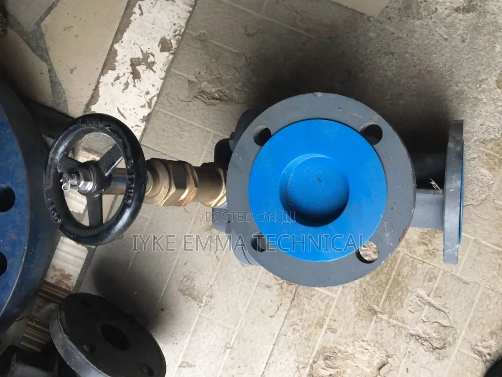 Cast Iron Storm Valve Angled Type With
Handle 80
