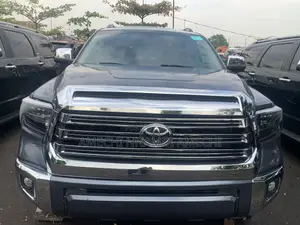 Toyota Sequoia Platinum 4dr SUV 4WD (5.7L 8cyl 6A) 2015 Blue