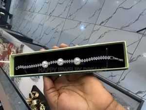 Photo - Pearl Bracelet