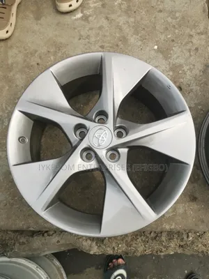 Toyota Camry 18 Rim 2013/14 Follow Come