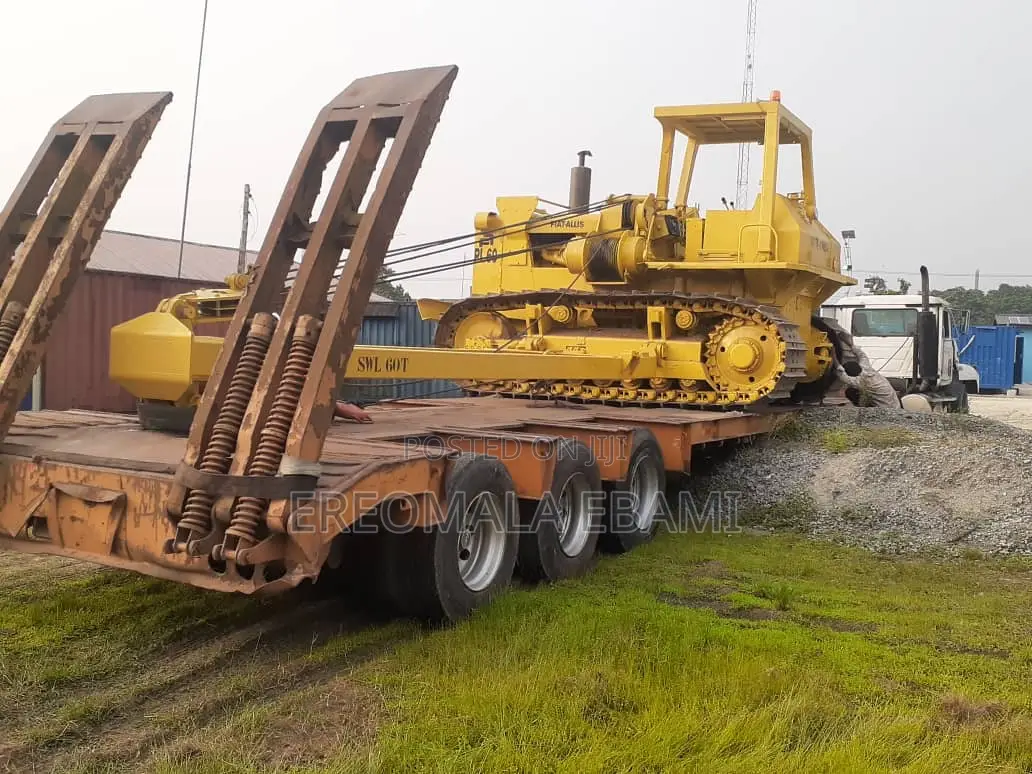 Lowbed Truck Is Available for Rent