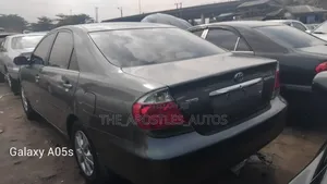 Toyota Camry LE 4dr Sedan (2.4L 4cyl 5A) 2006 Gray