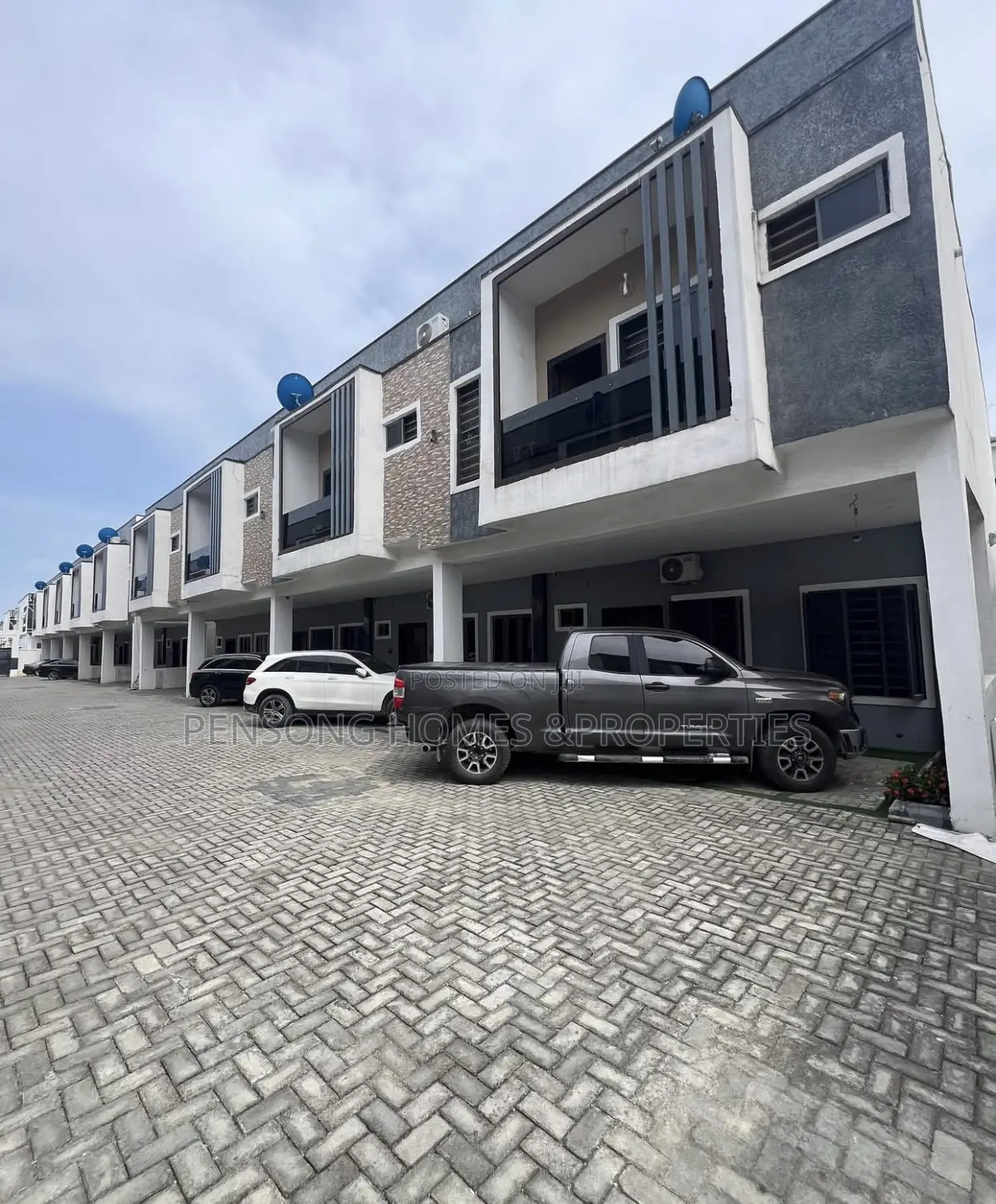 Furnished 4bdrm Duplex in Orchid Road, Lekki Expressway for rent
