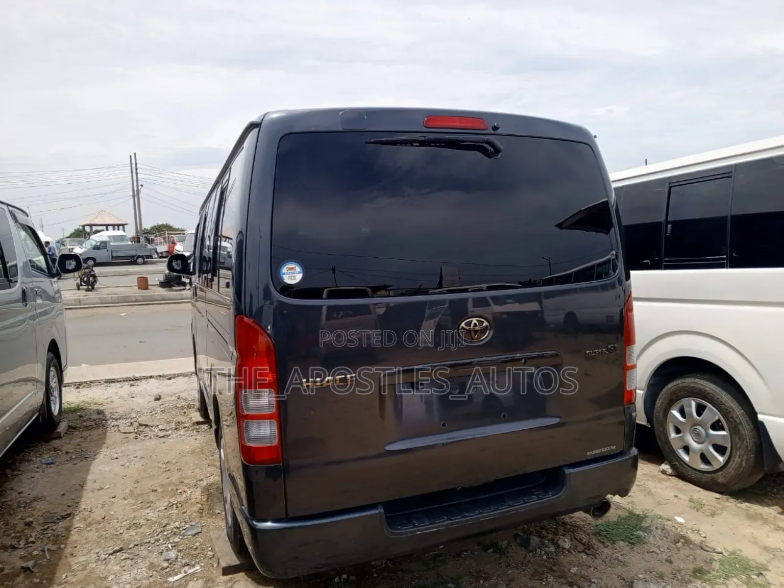 Toyota HiAce 2010 Black