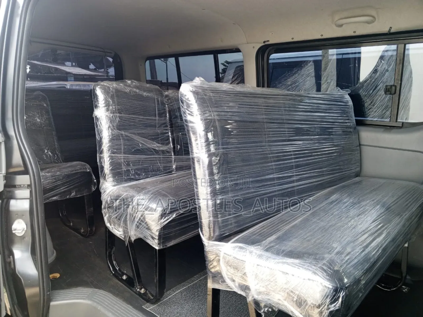 Toyota HiAce 2010 Black