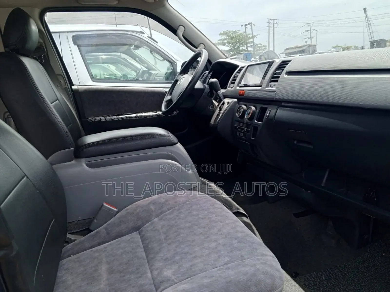 Toyota HiAce 2010 Black